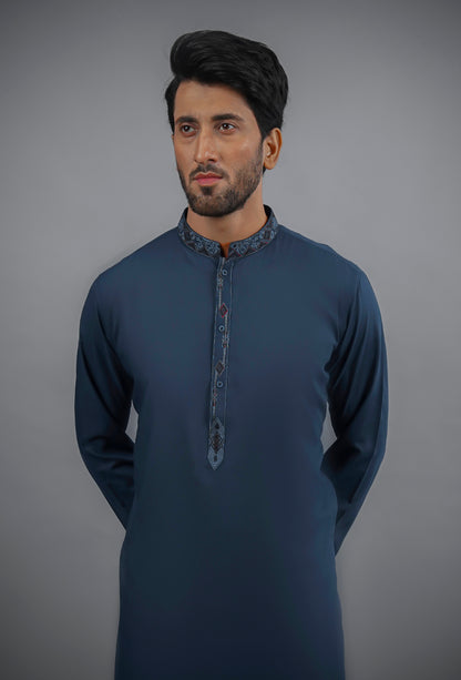 Embroidered Kurta 7384